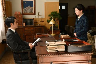 【虎に翼】実は遠くから見守っていた桂場（松山ケンイチ）。その仏頂面がどう変わっていくか、距離感は変わらずなのか（サムネイル画像3）