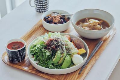 地震をきっかけに【捨て活】を始めたインスタグラマー。普通はあるはずの扉が無い家とは？（サムネイル画像6）