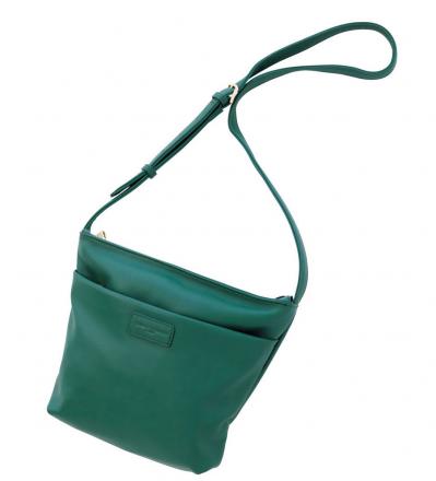 旅がより快適になる【50代からの靴とバッグ】とは？ スタイリスト岡部久仁子さんがアドバイス（サムネイル画像7）