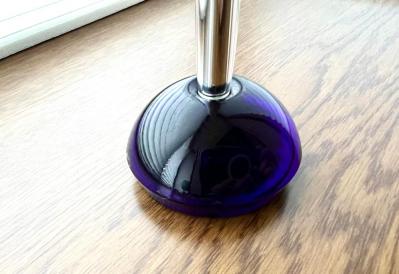 スタイリッシュな筆記具【スタンド付きボールペン】自宅で使っても快適！（サムネイル画像3）