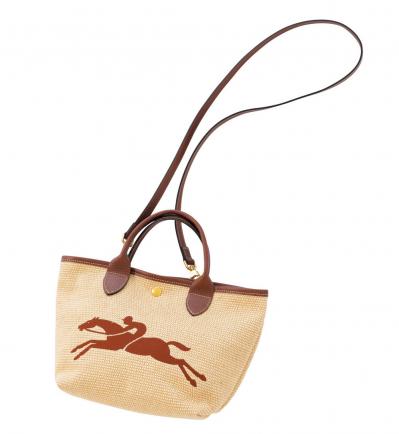 50代以上におすすめ！スタイリスト岡部久仁子さんが選ぶ、大人の旅向きの【斜めがけバッグ】とは？（サムネイル画像7）