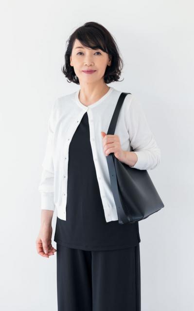 【50代以上の小物使い】スタイリストが教える定番服を「定番に見せない」バリエ5選（サムネイル画像3）