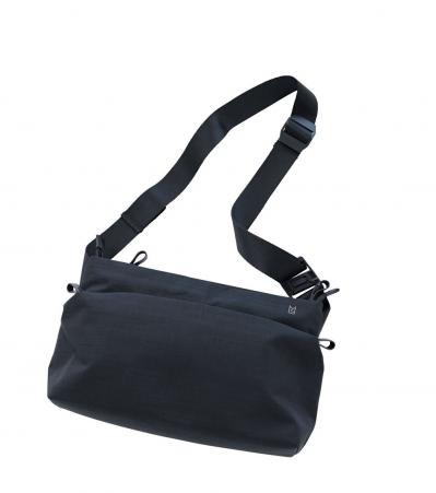 50代以上におすすめ！スタイリスト岡部久仁子さんが選ぶ、大人の旅向きの【斜めがけバッグ】とは？（サムネイル画像6）