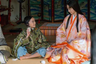 【光る君へ】わが身に起こったことさえネタにし、物語を書き進める紫式部（吉高由里子）。千年の時を超えるベストセラーの原点があらわに！（サムネイル画像2）