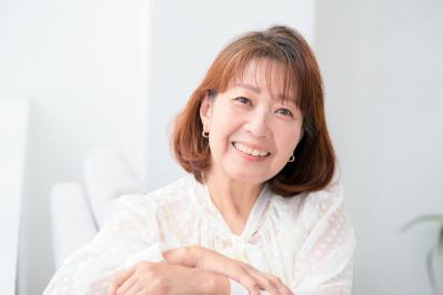 60代の【左右差のある眉】どう描けばよい？ ヘアメイク職人化け子のアドバイスがすごい！ ［後編］