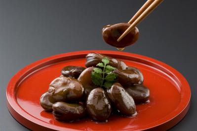 香川の美味しいもの【2選】絶妙な食感のしょうゆ豆とのど越し際立つ讃岐うどん【料理家に人気のお取り寄せ名品】