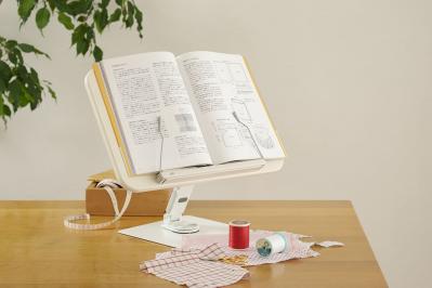 【奇跡のブックスタンド】読書以外でも大活躍！編集部も絶賛する機能とは？（サムネイル画像2）