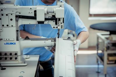 大人の工場見学！ 旅を快適にする【スーツケースの秘密】とは？（サムネイル画像10）