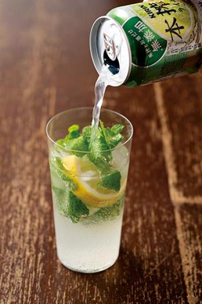 「ハーブで簡単にそれっぽく」手軽にモヒート気分が味わえる「なんちゃってモヒート」レシピとは？（サムネイル画像5）