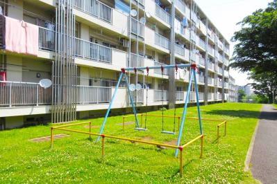 ドラマ「団地のふたり」が50代に心地良い理由を考えた。私たちの心に沁みた“考える時間”とは？（サムネイル画像2）