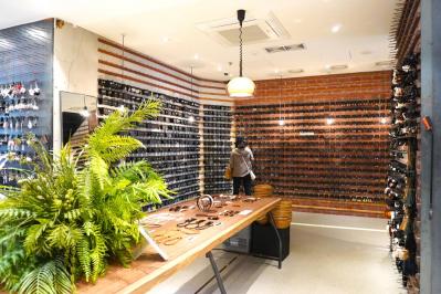 東大門の近くにオープン【スターバックスのラウンジカフェ】は韓ドラの邸宅のよう！【東大門】の街の様子もレポート（サムネイル画像15）