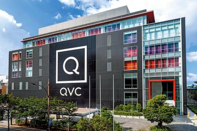 こんなインナーが欲しかった！「1枚でも重ね着でもおしゃれ」高機能な名作ニットとは？（サムネイル画像4）