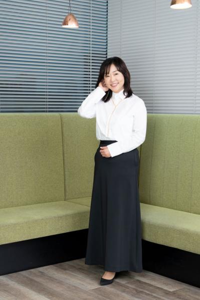 可愛すぎる【奇跡の67歳】20代・30代の動画制作チームと円滑に働くために「昔話はしません」（サムネイル画像3）