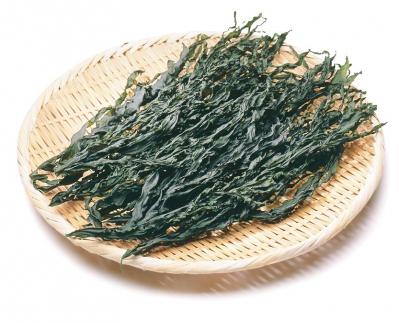 無添加だからこそこの色！上品な明太子 【料理家に人気のお取り寄せ】まるで高級肉のようなわかめも（サムネイル画像4）