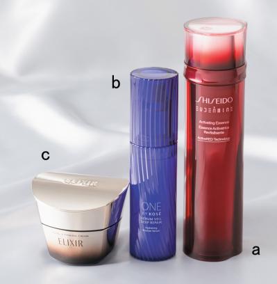 【50代でも肌ふっくらのワケ】美容のプロがやっている、乾燥を感じた時の“少し多めにつける”コツとは？（サムネイル画像3）