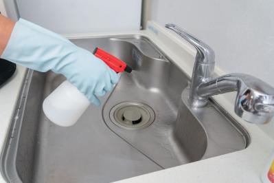  疲れない【キッチン掃除】の最新裏技！ 油汚れ・五徳・シンクの簡単お手入れ法をプロが伝授（サムネイル画像8）