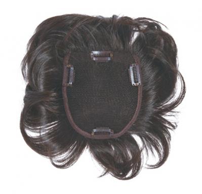 【初めてのウィッグ】頭頂部のボリュームをカバーして見違え！ グレイヘアへの移行期にもおすすめ（サムネイル画像3）