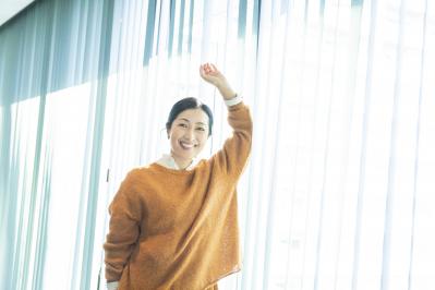 【俳優・鶴田真由さん】一緒に旅したい相手は？大切にしている一人時間の過ごし方【2024年輝いた人・俳優部門記事10】（サムネイル画像4）