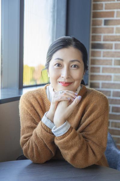 【俳優・鶴田真由さん】久々の共演「江口洋介さんは風通しのいい方」健康維持のための日課も（サムネイル画像4）