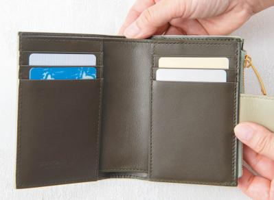 人気スタイリストはどう選ぶ？【スタイリスト愛用の財布】ブランドは？中身も拝見！（サムネイル画像4）