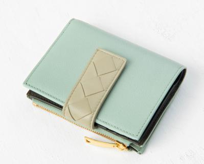 人気スタイリストはどう選ぶ？【スタイリスト愛用の財布】ブランドは？中身も拝見！（サムネイル画像3）