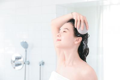 人気ヘアメイク職人・化け子さん絶賛！ 自宅でサロン級のヘッドスパ体験ができる【美容家電】2選（サムネイル画像6）