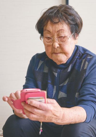 【100歳・ひとり暮らしで3食自炊】現役の華道家、中井敏子さんの健康でボケない秘訣とは？（サムネイル画像7）