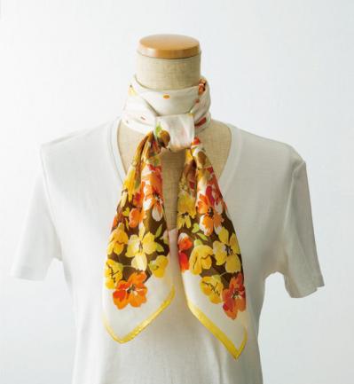 きちんとした人に見える【スカーフの巻き方】柄も生かせる「ネックタイト」（サムネイル画像2）