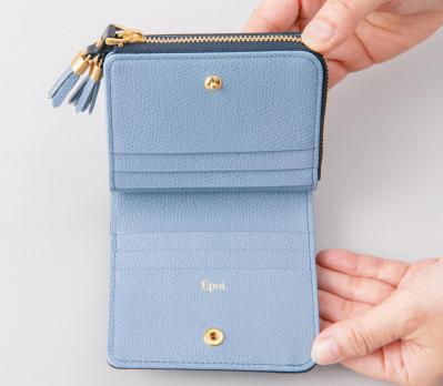 コンパクトで機能的な【二つ折り財布】5選。2025年に買いたいのはコレ！（サムネイル画像8）