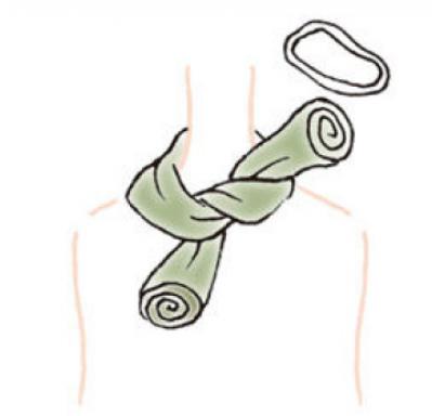 【スカーフの巻き方2選】ジャケットに合う！「チェーン チョーカー」と「ローズ結び」（サムネイル画像15）