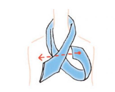 メンズの結び方を取り入れたらこんなにおしゃれ！【プチスカーフの結び方2選】「アスコットタイ」と「ネクタイ結び」（サムネイル画像16）