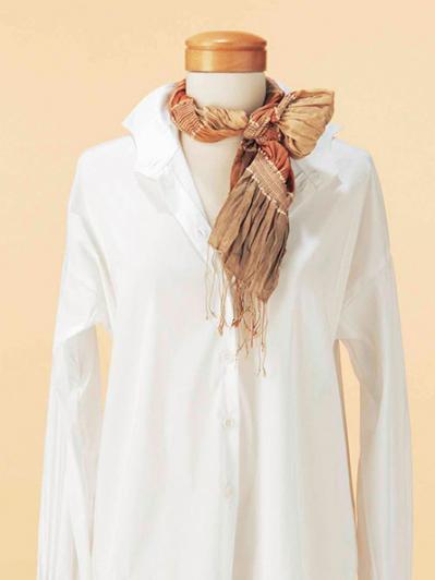 初心者でも簡単！【ロングスカーフの巻き方2選】「ひと結び」と「ツイストループ」で個性的に（サムネイル画像14）