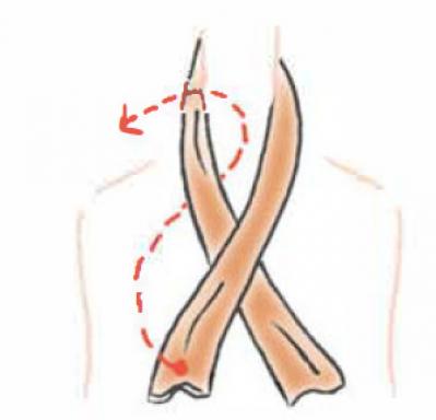 初心者でも簡単！【ロングスカーフの巻き方2選】「ひと結び」と「ツイストループ」で個性的に（サムネイル画像6）