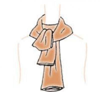 可愛すぎない【ロングスカーフの巻き方2選】スタイリッシュな「リボン結び」とクールな「トリプルテイル」（サムネイル画像16）