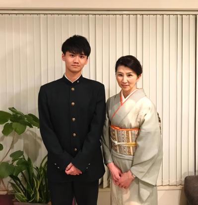 「起きてる時間はほぼ家族のため」だった専業主婦が、メイクセラピストに。就活のきっかけとなった息子の一言とは？【50代の仕事始め#1前編】（サムネイル画像4）