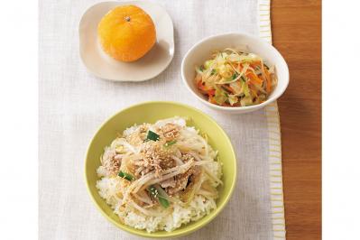 【ねぎ塩豚丼献立】足立区立の現役小・中学生が選ぶ人気給食は野菜いっぱいで食べ応え抜群！