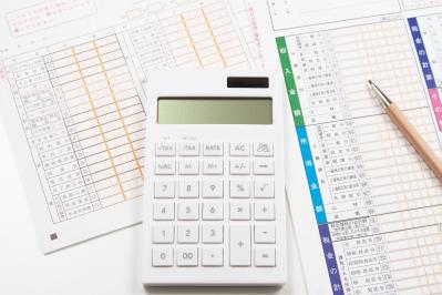 今すぐチェック！【確定申告】が必要な人とは？ 納めすぎた税金が戻ってくるかも!?