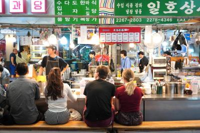 【2025最新 韓国旅行】ソウルのど真ん中！ 広蔵市場でうまいものめぐり（サムネイル画像10）