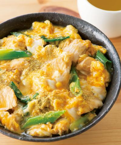 初心者でも半熟トロトロにしてお店の味わいに「トマたま」と「親子丼」のレシピ【卵料理のコツ】（サムネイル画像3）