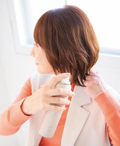 【50代からのミディアムヘア】ひし形シルエット＋外ハネで今っぽく！2025年最旬ヘアスタイル2選（サムネイル画像5）