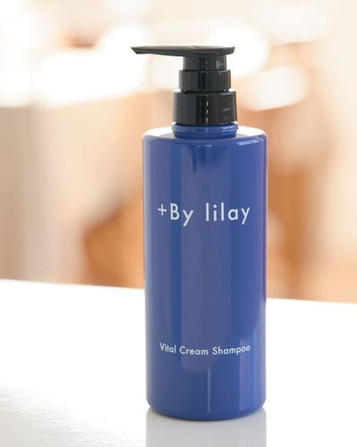 68歳、元・美容師に聞いた【グレイヘア】への移行期の乗り越え方・おすすめのヘアケアアイテムも！（サムネイル画像4）