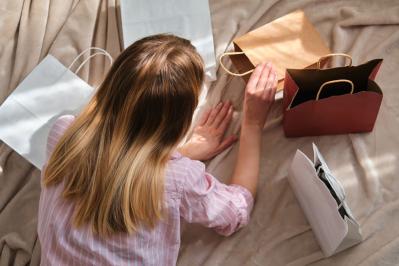 「買い物袋も開けず転売する日々…」夫の回復どころか、自身が買い物依存症に。異常な日常、その実態は？【田中紀子さんのターニングポイント#2】