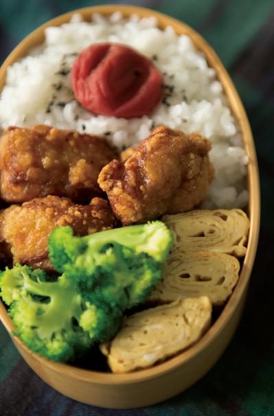 洗い物も激減！人気料理研究家・藤井恵さんの「卵焼き器」ひとつで作れる【から揚げ弁当】レシピ（サムネイル画像7）