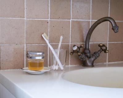 はちみつで口腔ケア！？歯はつるつる、息はぴかぴか！のオーラルケア【はちみつ習慣＃5】（サムネイル画像4）