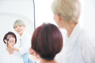 人気ヘアメイク職人【化け子さん】コロナ禍にYouTubeを開設。周囲の「うまくいくはずない」の声にどう答えた？【人生100年時代の働き方白書】