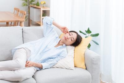 75歳「洋服なんて買ってもムダ」達観しすぎてるその理由とは？【老いのあるある】（サムネイル画像）