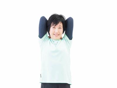 【デューク更家式】上・中半身の“ぴんしゃん”元気体操｜全身の可動域が広がり、いつもの行動が運動に変わる！（サムネイル画像10）