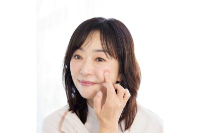 使わないのは本当に損！50代以上の顔に必須のチークの色は？「奇跡の68歳」天野佳代子さんが伝授