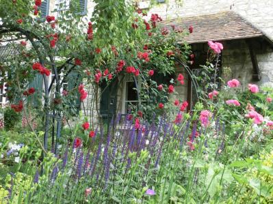 【ガーデニング】バラの本場イギリスとフランスのローズガーデンから、デザインとアイデアをいただく！（サムネイル画像3）