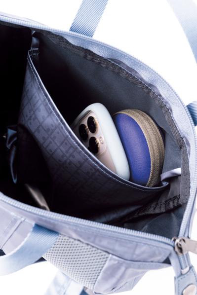 今までのリュックの不満を解消！使い方自在の「たためるトートリュックS」がすごい（サムネイル画像10）